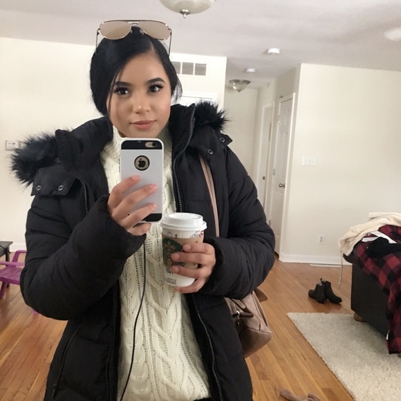 H&M Jackets & Blazers - H&M Black Padded faux fur trim hooded coat 🖤